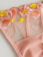 CONJUNTO DE LENCERÍA CON BORDADOS DALIA — imagen 3