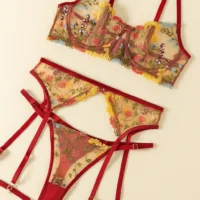 CONJUNTO BORDADO CON LIGUEROS FENTY ROJO conjunto-bordado-con-ligueros-fenty-rojo