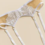 CONJUNTO DE LENCERIA CON LIGUERO THALIA BLANCO — imagen 5