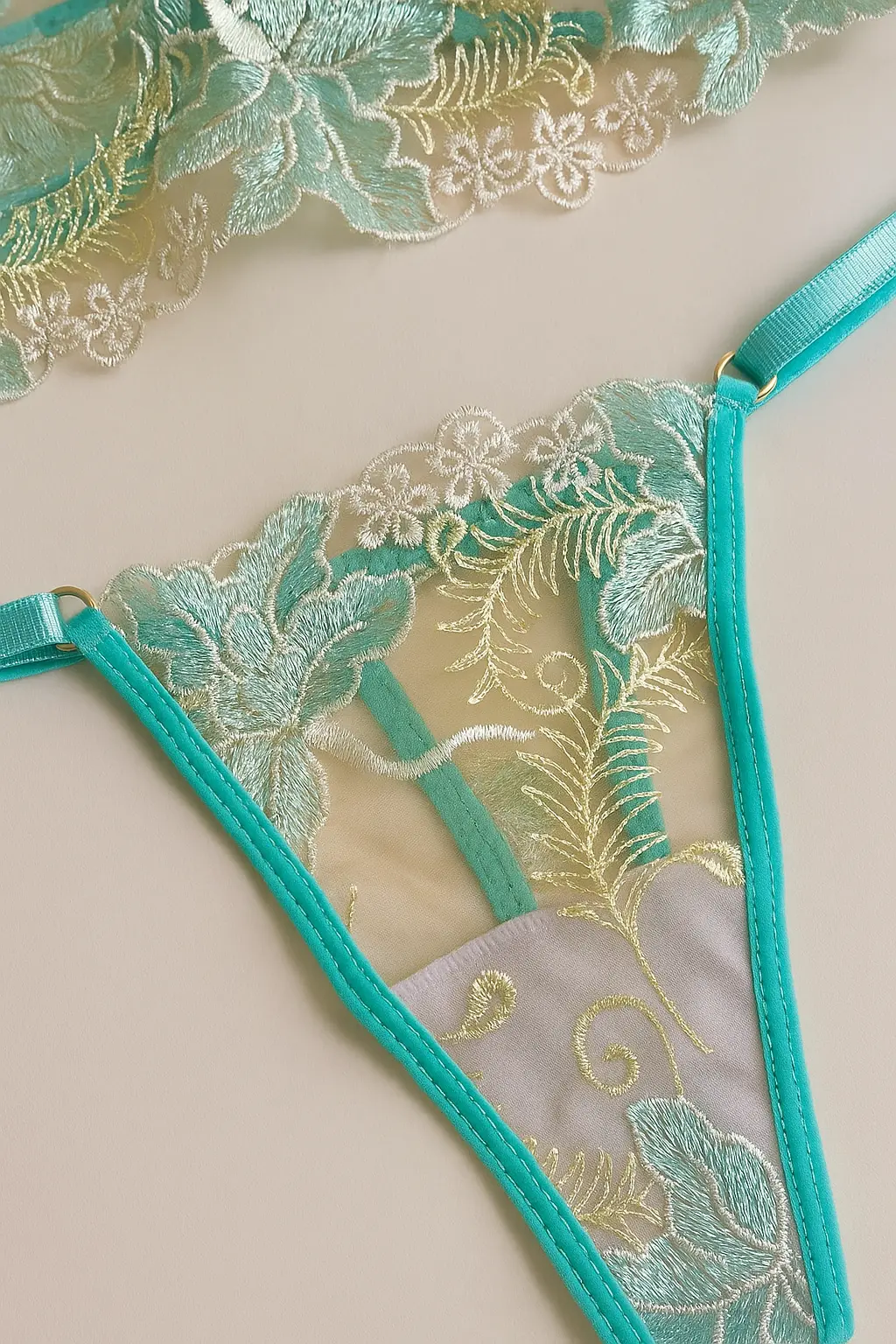 CONJUNTO DE LENCERÍA SALOME VERDE MARFIL — imagen 3