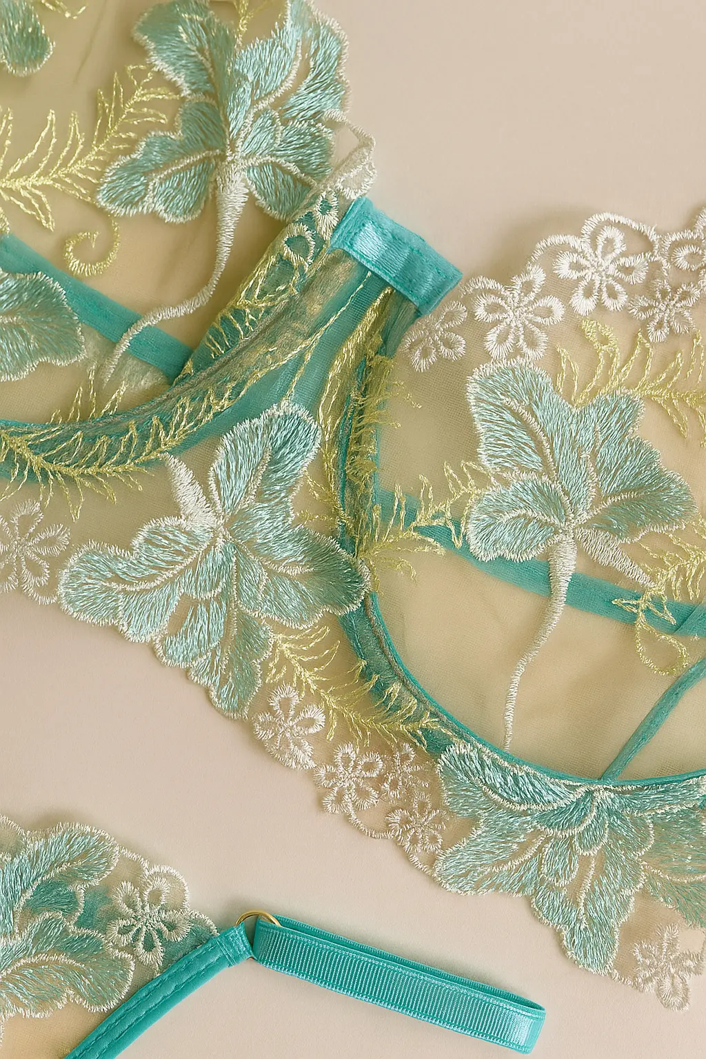 CONJUNTO DE LENCERÍA SALOME VERDE MARFIL — imagen 4