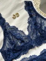 Conjunto de lencería azul rey Nina con encaje floral — imagen 4