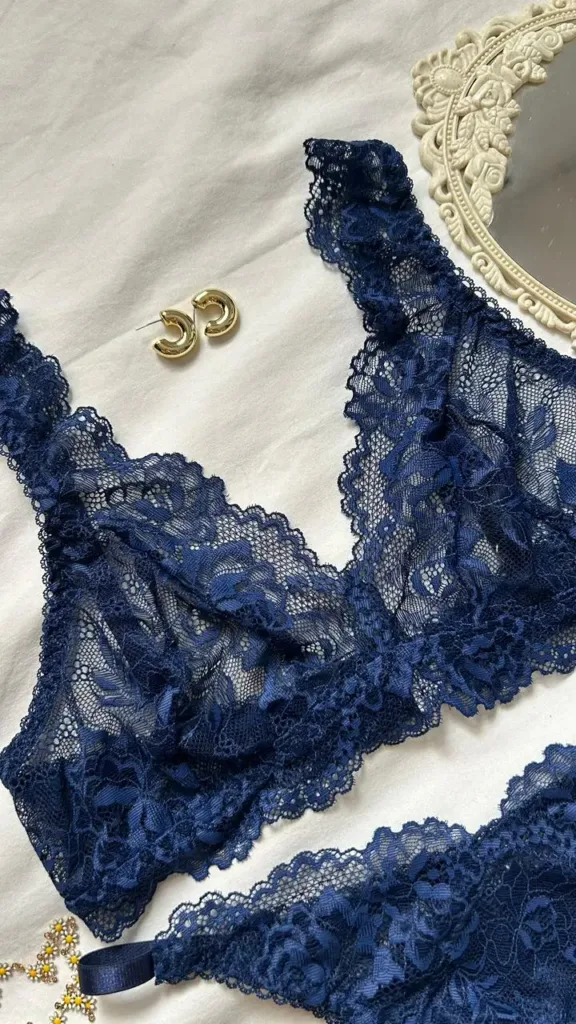 Brasier bralette azul rey Nina de encaje floral