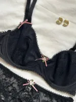 Conjunto Darla en encaje floral con lazos — imagen 4