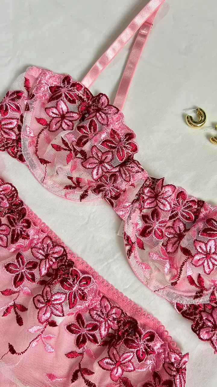 Brasier rosa Rosalía de malla con encaje floral bordado