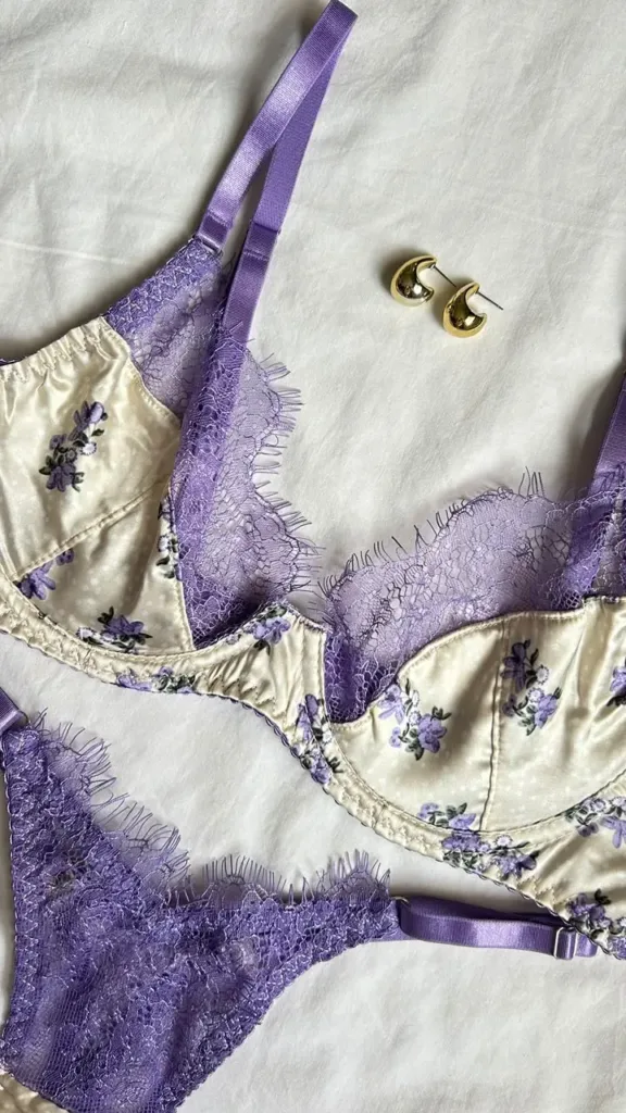 Brasier en encaje y satin violeta