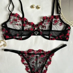 Conjunto de lencería Aitana en bordado floral
