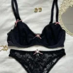 Conjunto Darla en encaje floral con lazos
