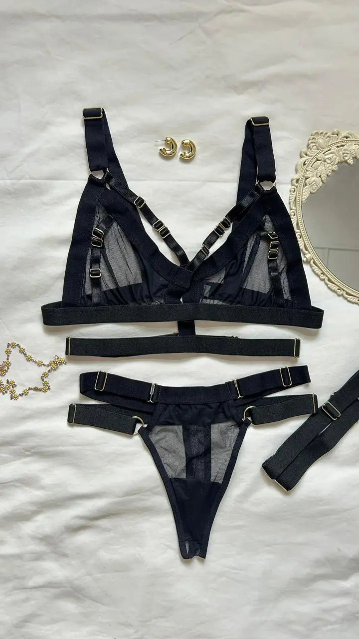 Conjunto de lencería Anahí con ligueros