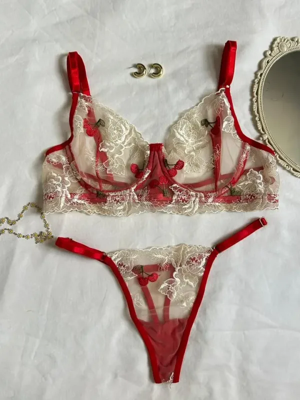 Conjunto de lencería rojo Cherry con bordado floral y cerezas