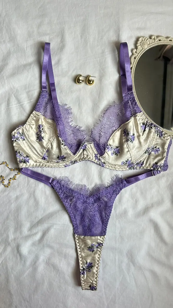Conjunto de lencería de satín y encaje Violeta — imagen 1
