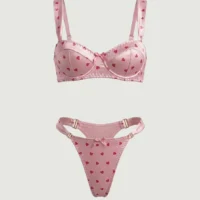 Conjunto de lencería Valentina color rosa con estampado de corazones