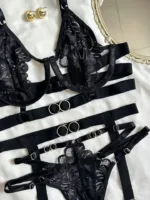 Conjunto de lencería Atenea tipo arnés negro con ligueros — imagen 4