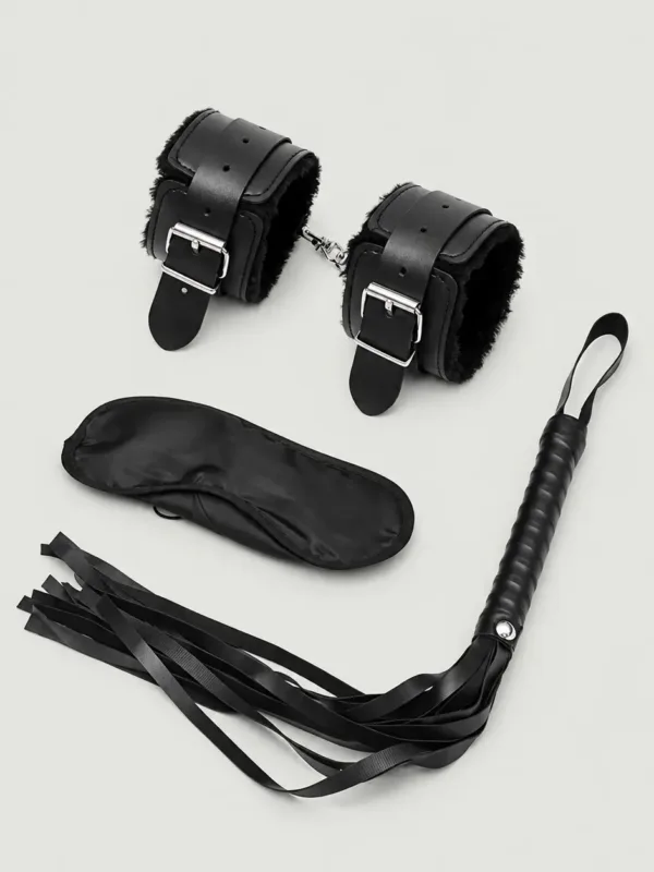Kit de látigo, esposas y antifaz para parejas en color negro