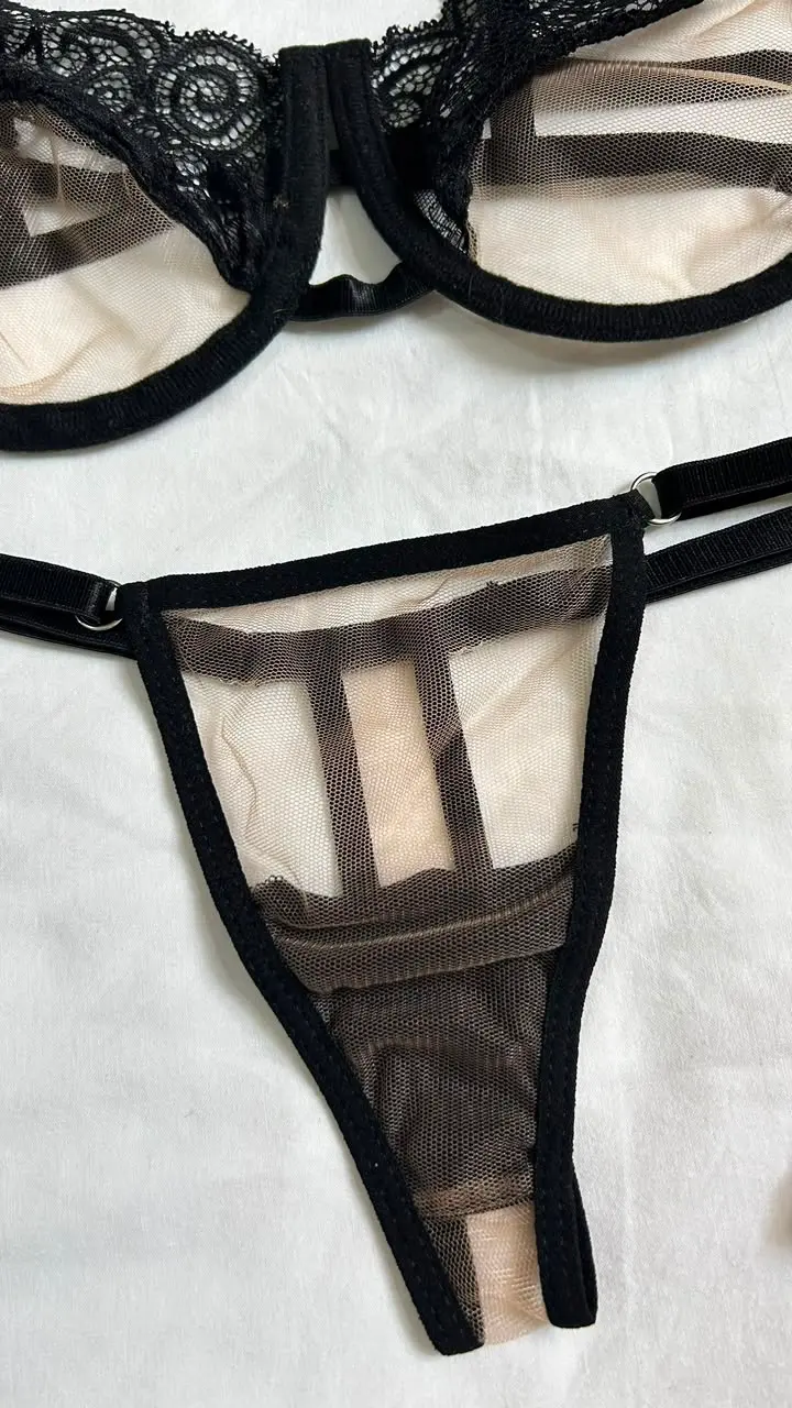 Panty tipo tanga del conjunto de lencería Bonnie