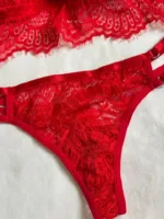 Conjunto de lencería roja Julieta con encaje floral — imagen 3