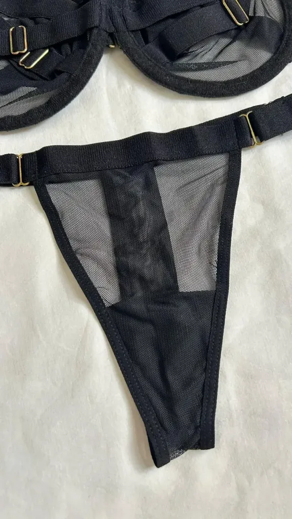 Tanga Kendal en malla transparente con pretina ajustable